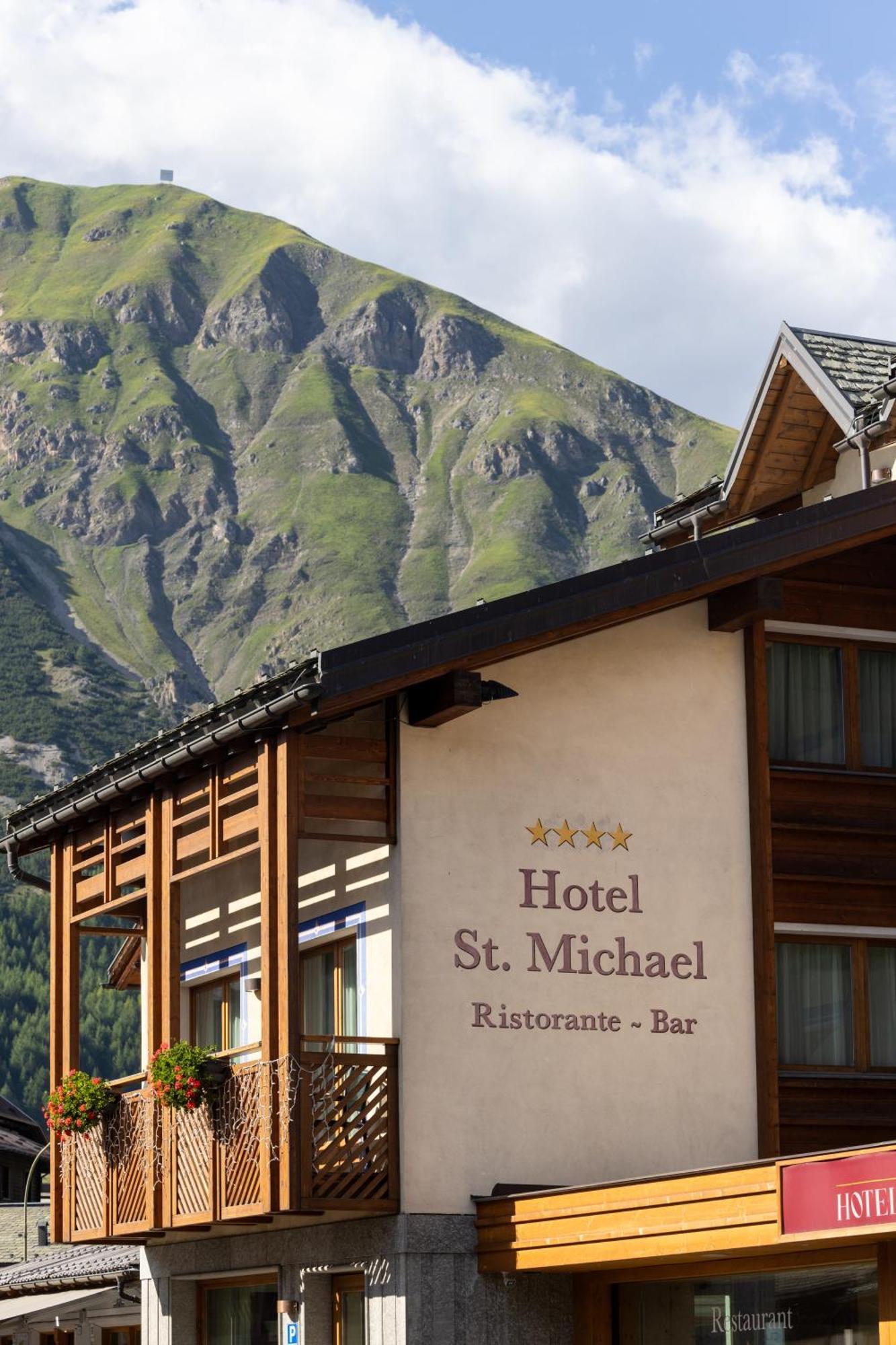 Hotel St. Michael Livigno Exterior foto